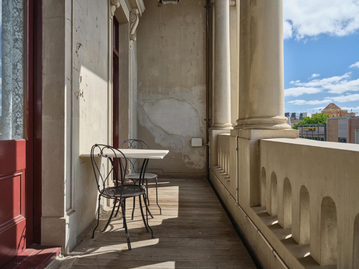 Craig'S Royal Hotel Ballarat Exteriör bild The balcony of the 1880s building