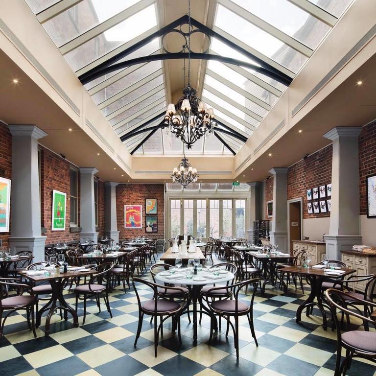 Craig'S Royal Hotel Ballarat Exteriör bild The interior of the restaurant