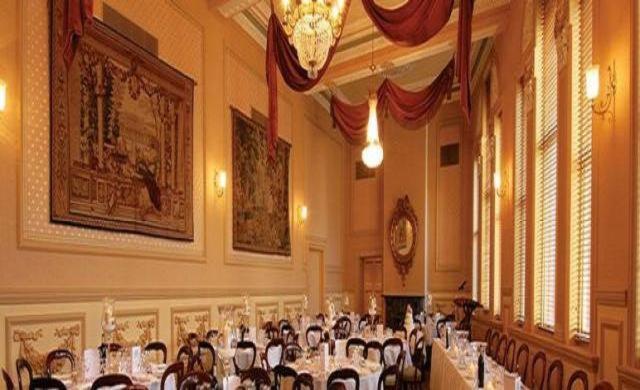 Craig'S Royal Hotel Ballarat Exteriör bild The restaurant's interior