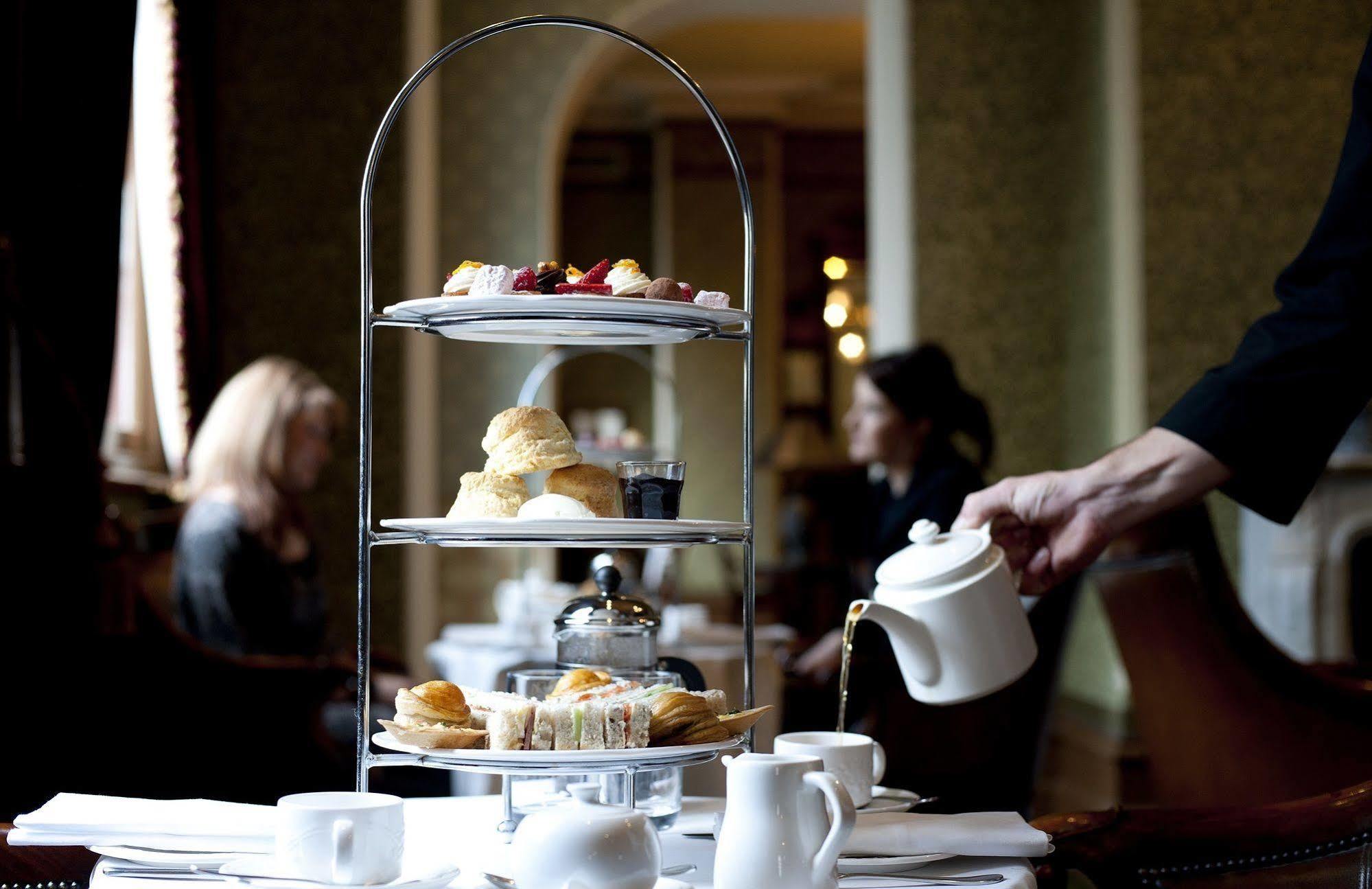 Craig'S Royal Hotel Ballarat Exteriör bild Afternoon tea at the Ritz