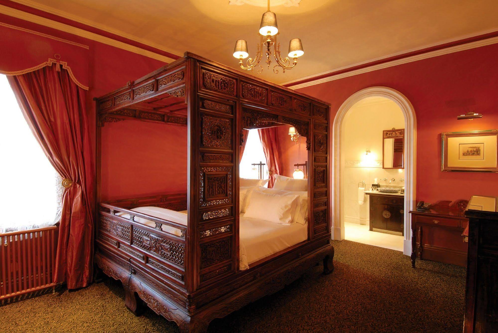 Craig'S Royal Hotel Ballarat Exteriör bild A room at the hotel