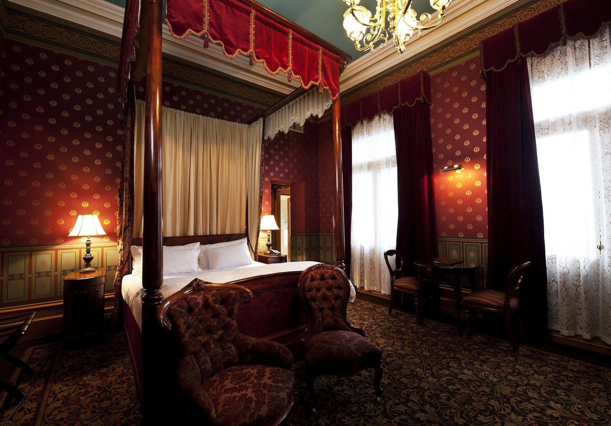 Craig'S Royal Hotel Ballarat Exteriör bild The hotel's interior