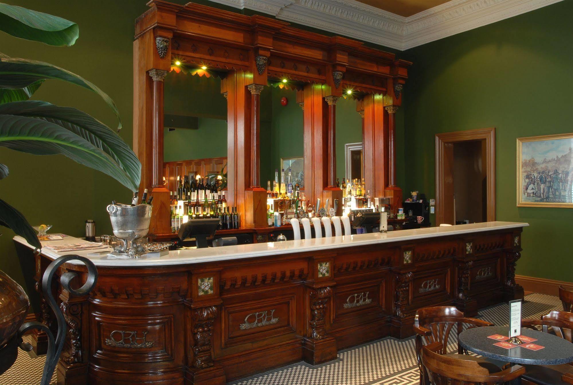 Craig'S Royal Hotel Ballarat Exteriör bild The bar at the 1886 Crescent Hotel