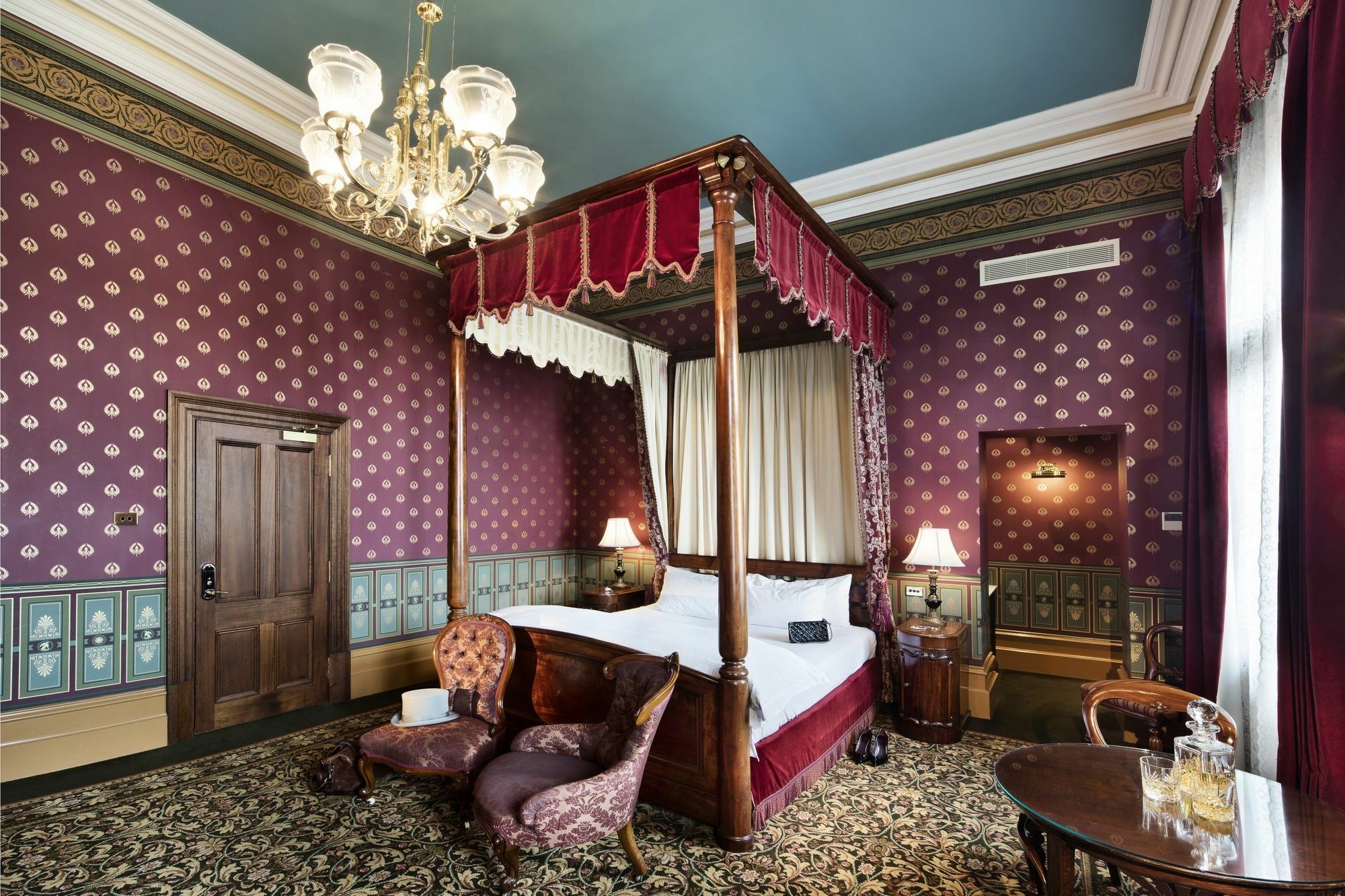 Craig'S Royal Hotel Ballarat Exteriör bild A suite at the hotel